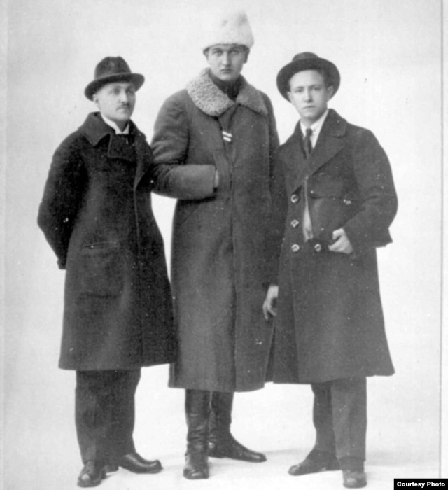 Клаўдзій Дуж-Душэўскі (зьлева), сьнежань 1919 году