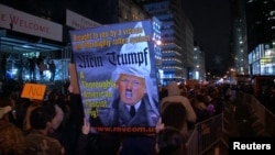 Протесты после победы на президентских выборах Дональда Трампа