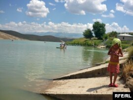 Водохранилище «Тогыс» - единственный источник питьевой воды летом. Село Елтай, Толебийский район Южно-Казахстанской области. 29 июня 2009 года.