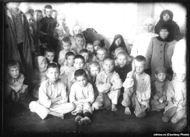 Оренбург, беспризорники и голодающие в детском приемнике