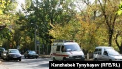 На улице в Алматы. Иллюстративное фото.