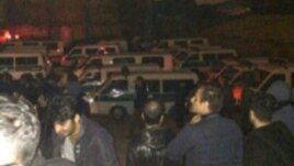 عکسی که گفته می شود  از حضور نیروهای انتظامی در محل حادثه در شبکه های اجتماعی منتشر شده است. 