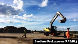 By the end of July, there was still no water, electricity, or proper roads at the Moglino industrial park, despite promises that the special economic zone would have all the necessary infrastructure in place.