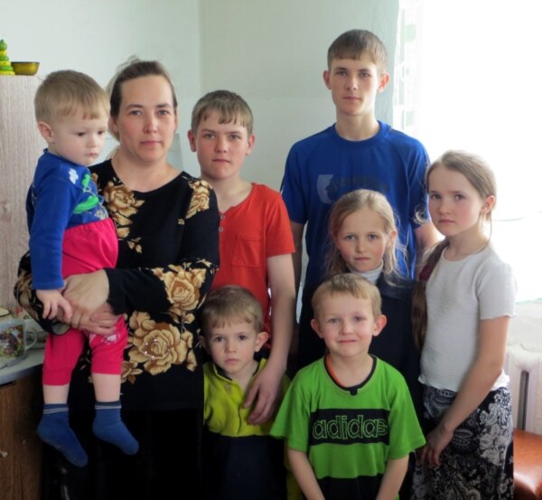 Галина Голованенко, жена Сергея Голованенко, вместе со своими детьми. Фото с сайта Voiceofsufferers.org.
