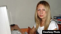 Lusine Barseghian of the “Haykakan Zhamanak” daily