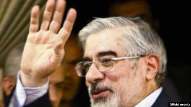 Mir Hossein Musavi, a well-read prisoner