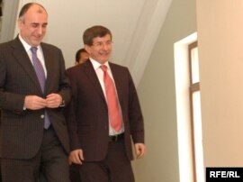 Xarici İşlər nazirləri Elmar Məmmədyarov türkiyəli həmkarı Əhməd Davudoğlu ilə, Bakı, 26 may 2009