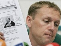 Lugovoi speaking to journalists today (AFP)