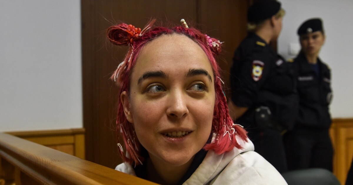 Лукашенко отменил запрет на въезд в Белоруссию участницам Pussy Riot