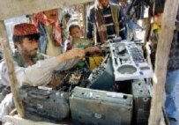 A radio-repair stand in Kabul (AFP file photo)