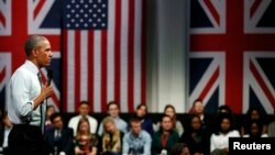 Президент США Барак Обама выступает в здании муниципалитета в Лондоне.