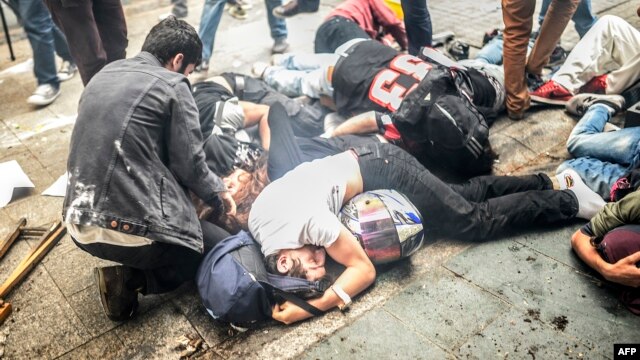 یک سازمان غیر دولتی گفته است تنها در استانبول دست‌کم  ۸۳ نفر بازداشت و ۱۴ نفر نیز زخمی شده‌اند