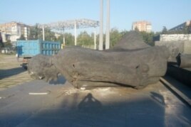 Памятник Ленину в центре Мариуполя. Август 2014 года