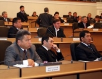 Kyrgyz lawmakers are tired of waiting (file photo) (RFE/RL)