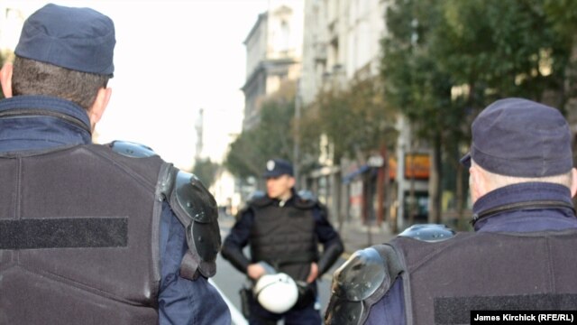 Ilustracija: Pripadnici policije obezbeđuju jedan od protesta u Beogradu