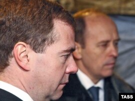 Президент России Дмитрий Медведев и директор ФСБ Александр Бортников во время беседы в штаб-квартире ФСБ. Москва, 28 января 2010 года. 