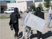 Қарсылық танытқандарды полицейлер ұстап алып кетті.