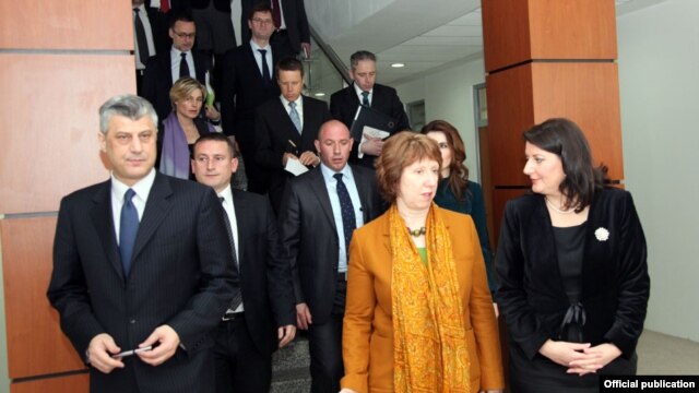 Kosovar Prime Minister Hashim Thaci (left), EU High Representative Catherine Ashton (second from right), and Kosovar President Atifete Jahjaga (right) at their meeting in Pristina on March 14.