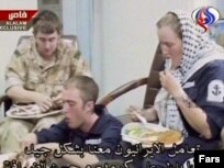 تصویر تلویزیونی شبکه عربی العالم از زمان بازداشت ملوانان بریتانیایی در خلیج فارس