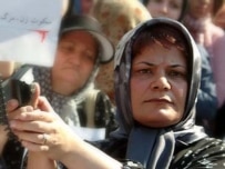 An Iranian women's magazine editor and campaigner against the practice of stoning (file photo) (kosoof.com)