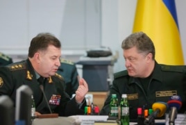 Петр Порошенко и министр обороны Украины Степан Полторак