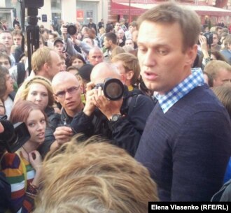 Алексей Навальный в день  своего освобождения  посетил лагерь "Оккупай Арбат"