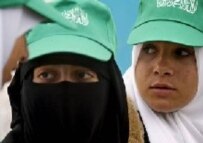 Hamas supporters pictured during January's elections to the Palestinian parliament (file photo) (epa)