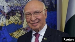 عزیز: ما برای امنیت تلاش میکنیم اما این ابتکار خود افغانستان باشد که با طالبان چگونه گفتگو میu200dکند.