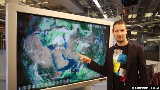 Weatherman Nikita Popovnin is one of the bright young things working at Moscow's increasingly popular Dozhd Internet TV station.