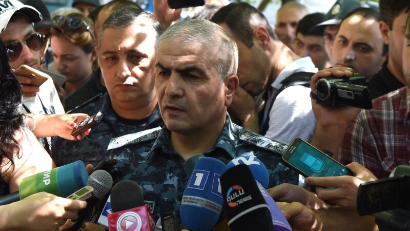 В Ереване один человек погиб при захвате здания полиции