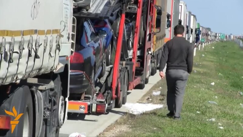 Truck Traffic Stopped Dead At Serbian-Croatian Border