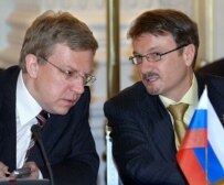 Russian Trade Minister German Gref (right) with Finance Minister Aleksei Kudrin (file photo) (ITAR-TASS)