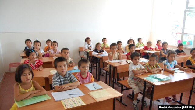 Many think that Kyrgyz-language classes for Uzbek children in Kyrgyzstan will give them better employment prospects when they eventually leave school.