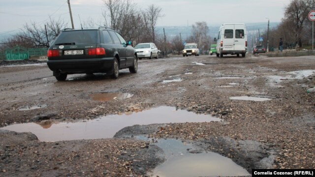 Porţiune de drum spre Bălţi