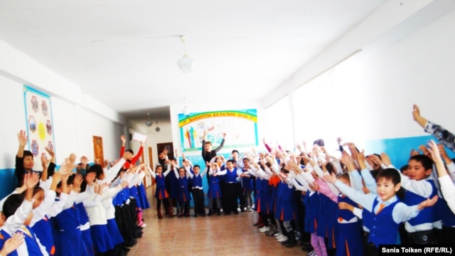 Порно бірнеше рет аяқталады