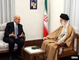 محمد البرادعی، مديرکل آژانس بين المللی اتمی، روز شنبه، در ديدار با  علی خامنه ای رهبر جمهوری اسلامی دیدار کرد.