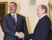 Azerbaijani President Ilham Aliyev (left) with Russian President Vladimir Putin (ITAR-TASS)