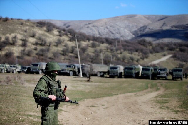 Ситуация у военной базы в селе Перевальное в Крыму, 3 марта 2014 года