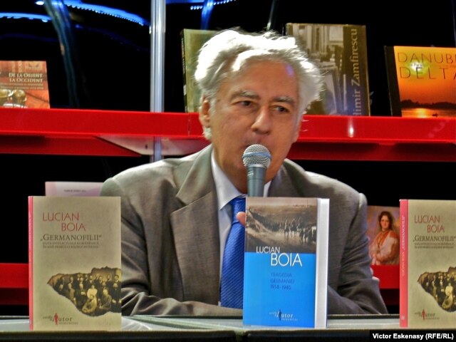 Prof. Lucian Boia, la Tîrgul internațional de carte de la Frankfurt în octombrie 2012