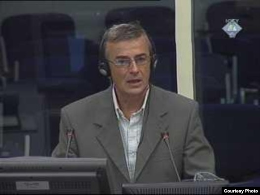  Ekrem Suljević svjedoči u postupku protiv Radovana Karadžića, 23 jul 2010