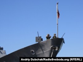 Американський ракетний крейсер Anzio у порту Одеси під час міжнародних військових навчань «Сі Бриз-2011»