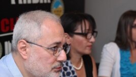Armenia -- ARF MP Vahan Hovhannisyan and chairperson of the All-National Armenian Educational and Cultural Foundation Lilit Galstyan at a press conference. 18Sept., 1012guests in Friday press club