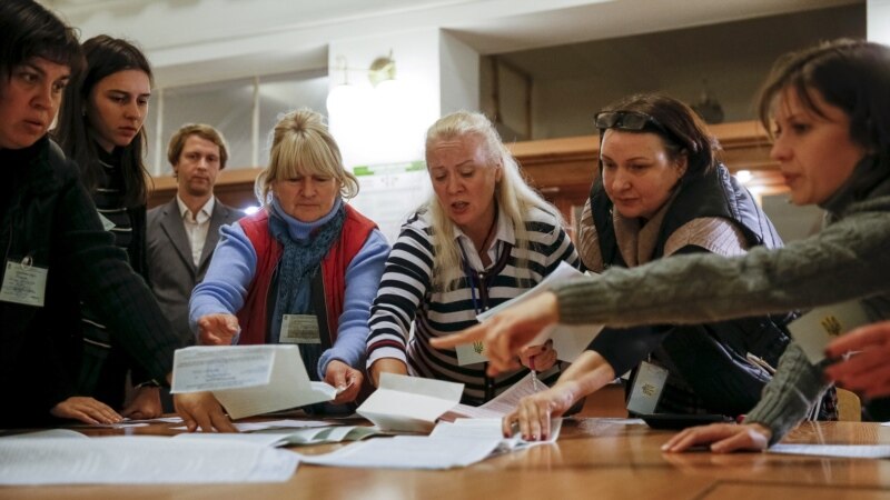 Polls Close In Ukraine Vote Seen As Test Of Poroshenko Government
