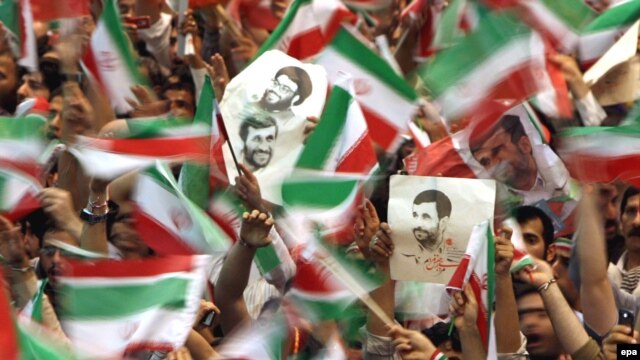 Supporters of President Mahmud Ahmadinejad rally in Tehran on June 8.