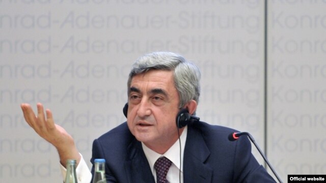 Սերժ Սարգսյանը ելույթ է ունենում Կոնրադ Ադենաուերի անվան հիմնադրամում, Բեռլին, 22-ը հունիսի, 2010թ., լուսանկարը` նախագահի մամլո գրասենյակի