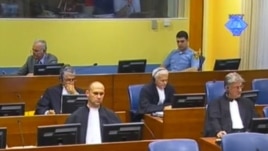 Ratko Mladić tijekom svjedočenja Evledina Pašića, 10. srpanj 2012.