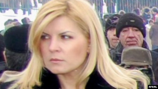 Elena Udrea la cimitirul erorilor români din s.Ţiganca, R.Moldova, ianuarie 2010
