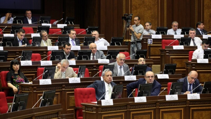 ППА угрожает лишить Степана Маркаряна и Элинар Варданян должностей в парламенте