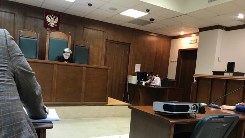 Адвоката Даниила Бермана оштрафовали за одиночный пикет в поддержку коллег из Кабардино-Балкарии