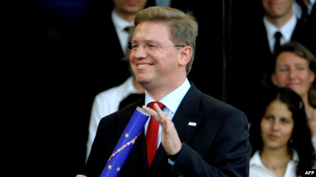 Stefan Fule will take on the enlargement and neighborhood briefs. 